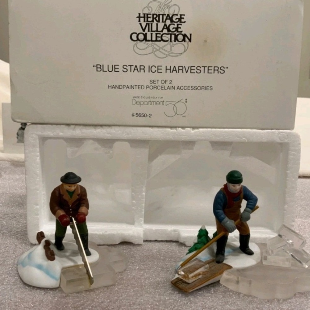 Dept 56 Blue Star Ice Harvesters 5650-2 New England Village w/ Box